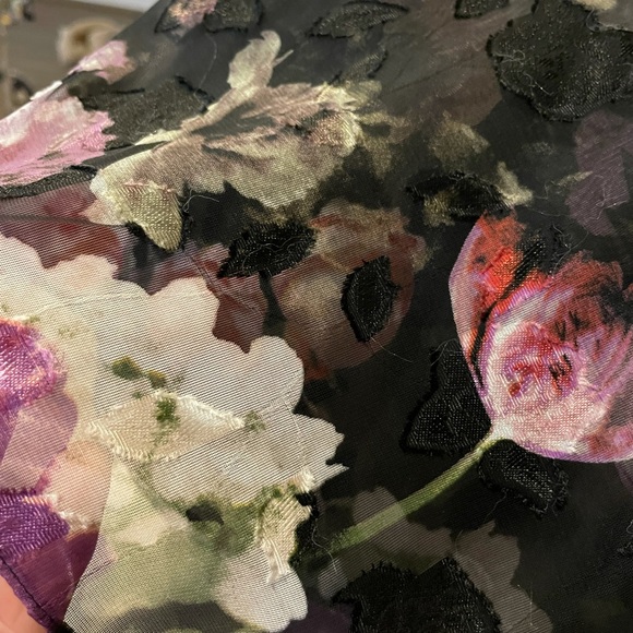 Alex Evenings stunning dressy evening blouse.  Floral print, burnout, tiered - Picture 7 of 9